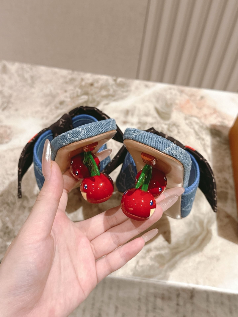 l0vis Vvtt0n slippers